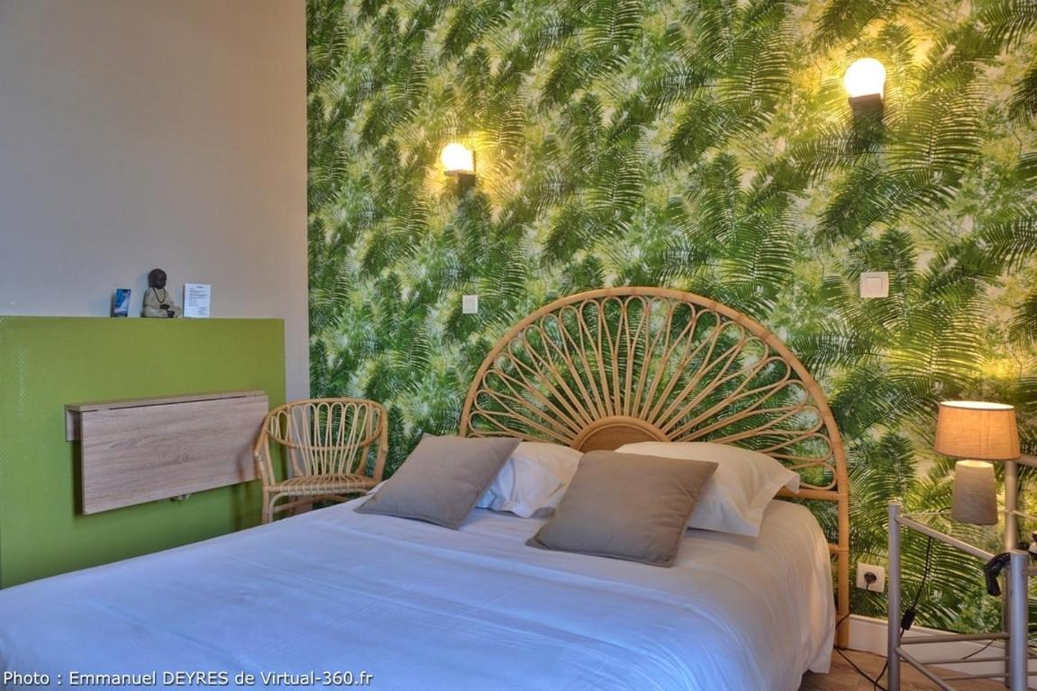 Queen Serenity Hotel Redon